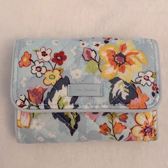 {NWT} Vera Bradley | Floating Garden RFID Riley Compact Wallet